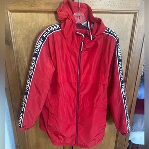 Tommy Hilfiger Jacket Men’s M Red Hooded Full Front Zip Windbreaker Spell Out